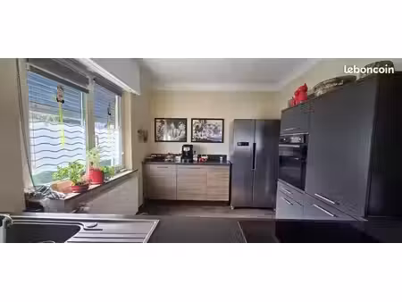 propriété 8 pièces 145 m²