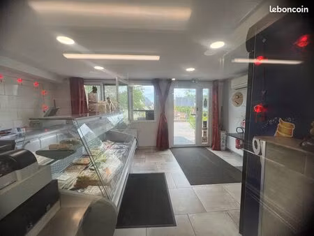 vends maison avec un local de commerce