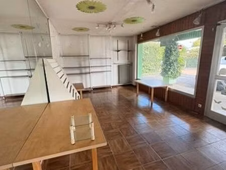 local commercial 40m² + large réserve – village-neuf (secteur sud / proche huningue centre