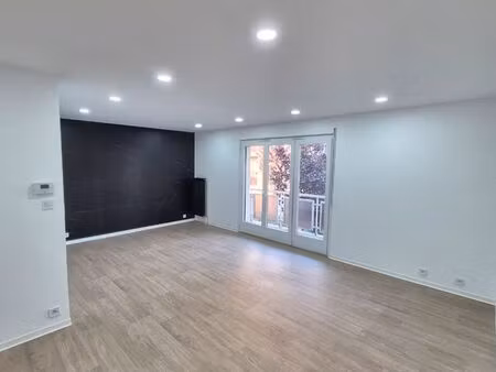 à louer – magnifique appartement 3 pièces de 90 m² entièrement rénové