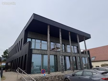 bureaux 268 m²