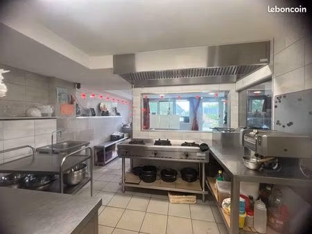 vends maison avec local de commerce attenant