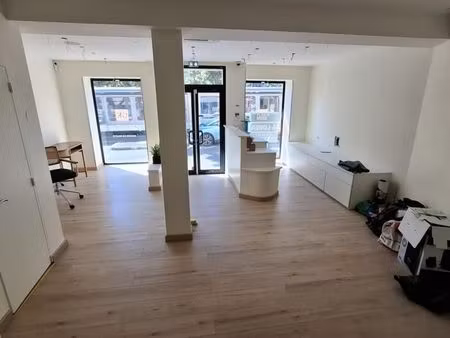 local commercial 106 m²