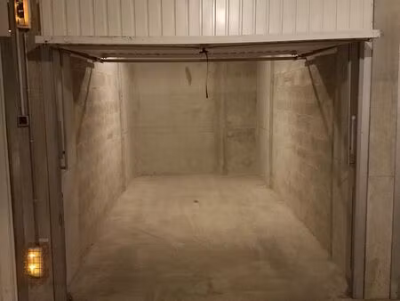 garage/box bron