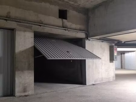 garage/box souterrain sécurisé à garibaldi (lyon 7e)