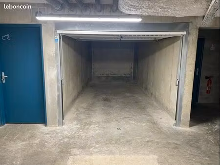 garage fermé très récent entre debourg et jean jaurès