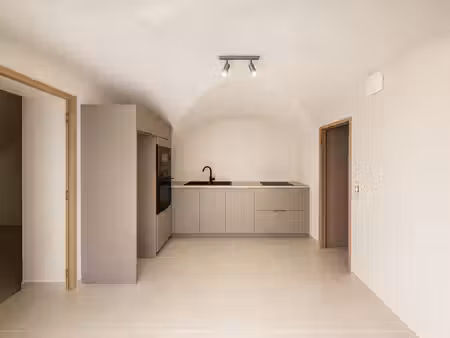 eyguieres - appartement t2 - place de parking + 37.89m2