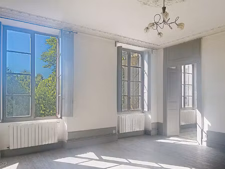 appartement nimes 5 pièce(s) 159.66 m2