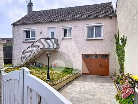 maison traditionnelle avec sous-sol total 5 pieces