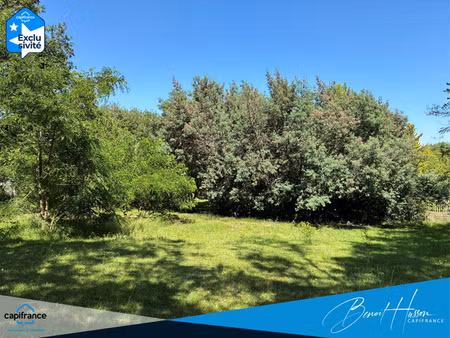 terrain constructible de 1768m² - hors lotissement