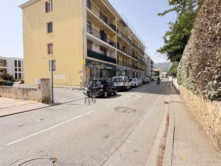 murs commerciaux sur calvi