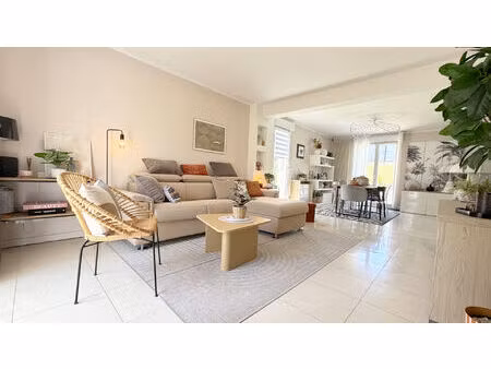 heillecourt maison de 6 pièces indépendante sur un beau terrain paysagé