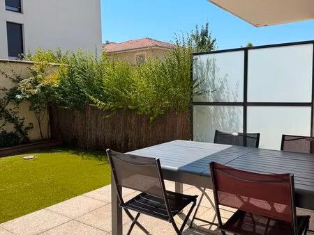 charmant t2 avec jardin de 60 m² – chassieu – résidence récente et calme 230 000