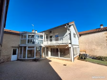 ancienne ferme de village av véranda terrasse