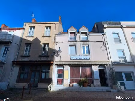 immeuble 15 pièces 410 m²