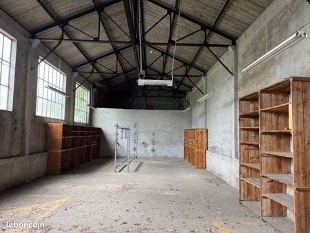 à louer locaux industriels  garages  ateliers  stockage…