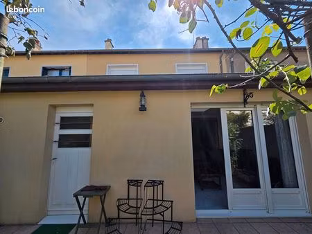 maison de ville 5 pièces 80 m²