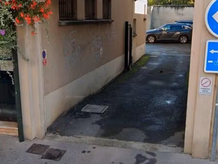 place de parking en extérieur centre ville