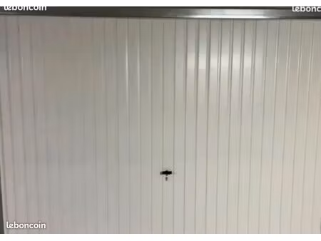 garage 17m² fermé en sous-sol