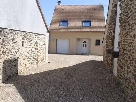 location maison 3 chambres à la bazoge