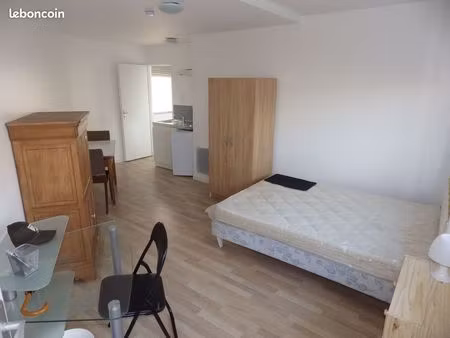 studio a louer bron mermoz-pinel