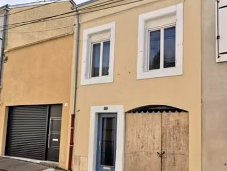 maison de ville/appartement t2bis  meublé
