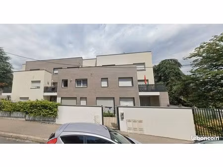 appartement 3 pièces 64 m²