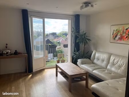 t3 63 m² bron  traversant  box fermé  caves  proche t2 et tout commerce