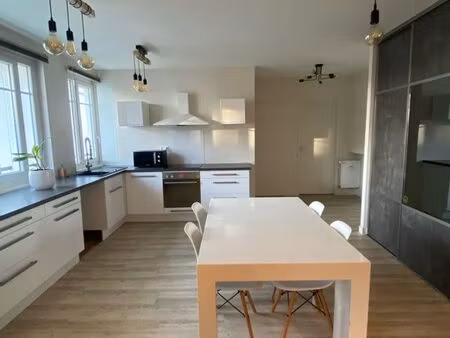 tassin centre – t2 lumineux avec balcon dans résidence calme
