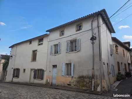 maison de village plein centre ville