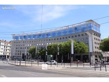 bureaux 109 m²
