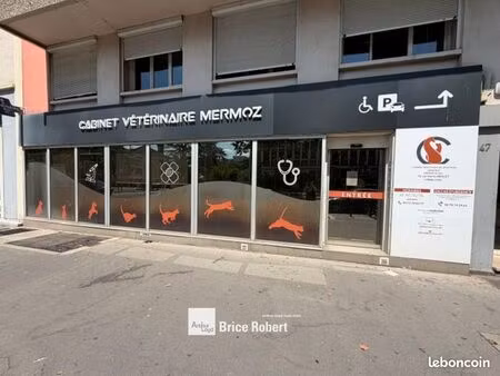local commercial 130 m²