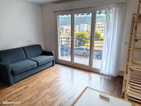 studio avec balcon  cave et parking sécurisé - proche gare