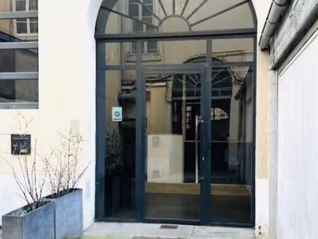 bureaux 152 m²
