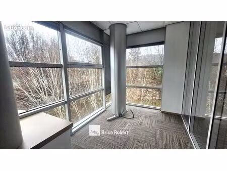 bureaux 192 m²