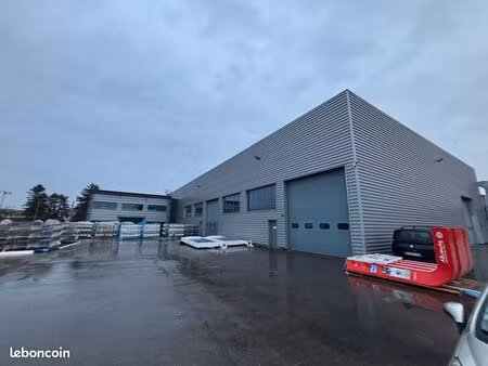 local d'activites neuf derniere generation - 1843 m² à villeurbanne