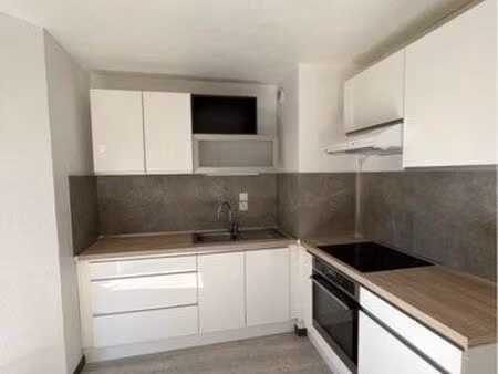chambéry t1 bis de 38 m2 proche ifsi/ hôpital