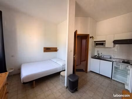 studio 1 pièce 30 m²