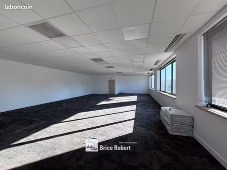 bureaux 271 m²