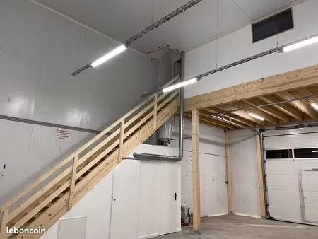 entrepôt de 115m²