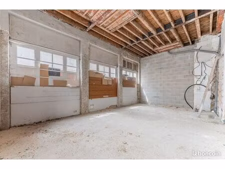 local commercial d'angle