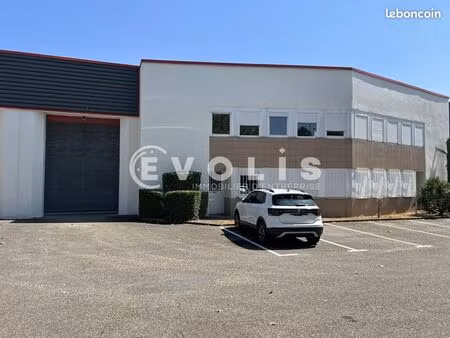local d'activité 374 m²