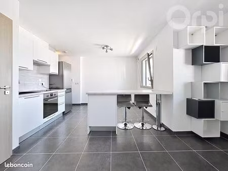 studio 1 pièce 31 m²