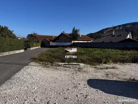 terrain 579 m² gaillard