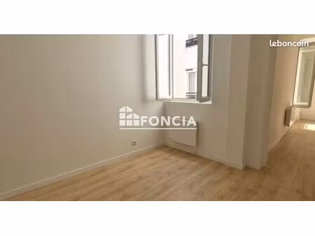 charonne  à deux pas du square louis majorelle. 2 pièces de 27m²  entièrement refait à neu