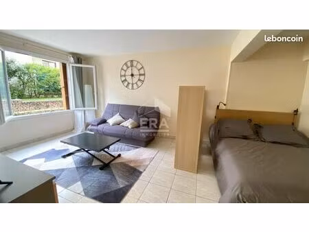 studio 1 pièce 28 m²