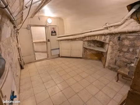studio de photo ou de musique / espace de travail 15m² box local métro pigalle saint georg