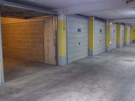 box fermé 12m2 arts-et-métiers pour tout véhicule