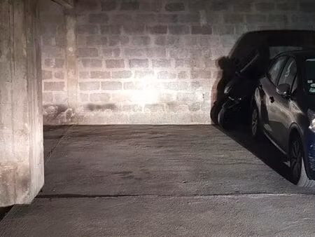 location parking-paris 17e-rue rennequin