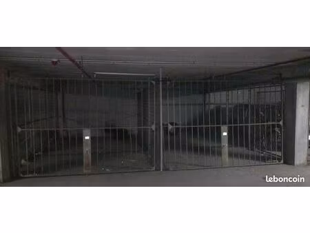 rare - 2 grands boxes contigus 18m² (total 36m² - h. 2 50 m) – paris 18e (porte de la chap